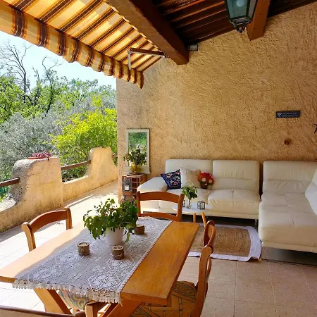 Les Chariotins Bed & Breakfast Draguignan